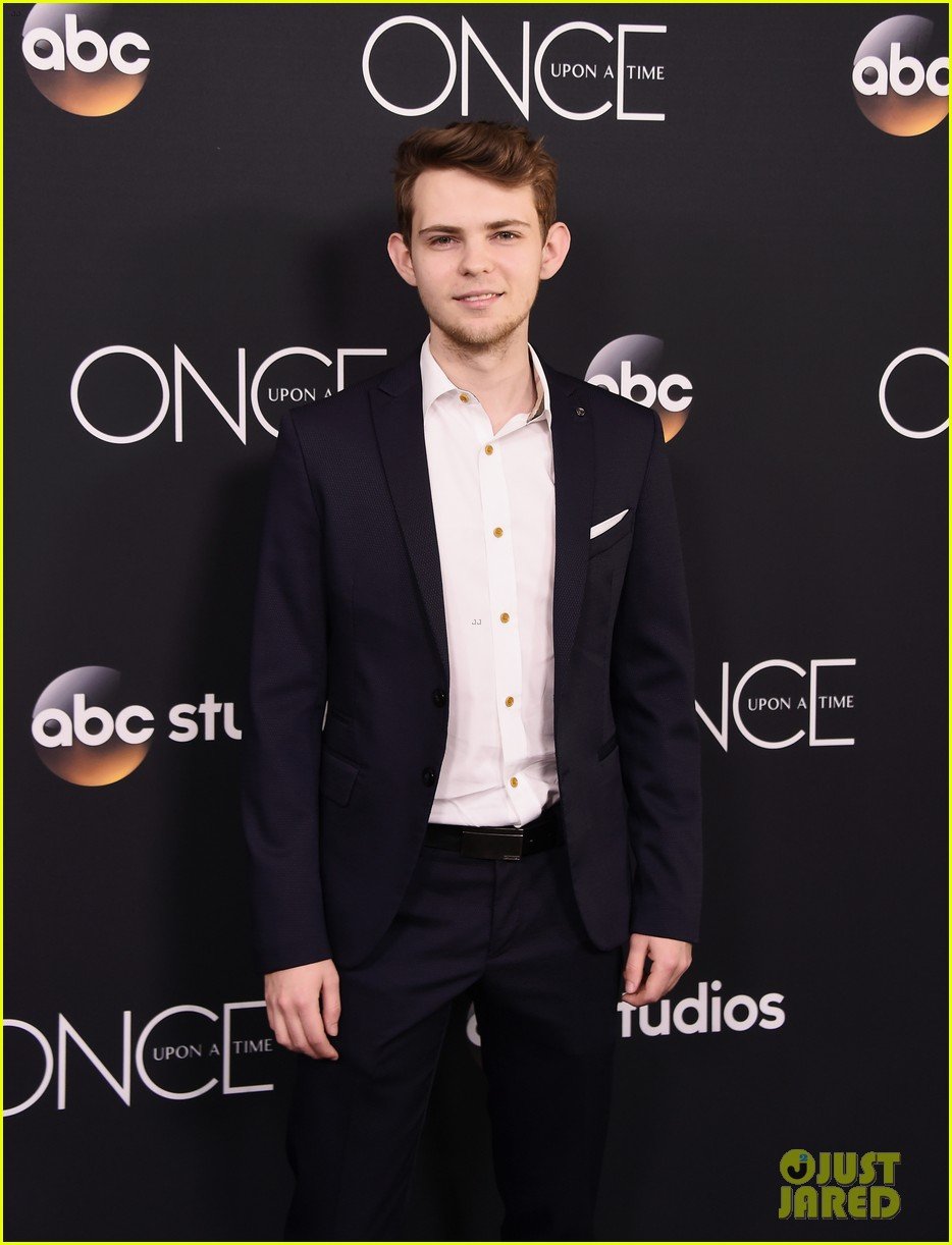 Ginnifer Goodwin & Hubby Josh Dallas Talk 'Once Upon a Time's Seven