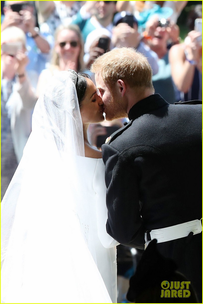 Prince Harry & Meghan Markle Share First Kiss as Newlyweds! Photo