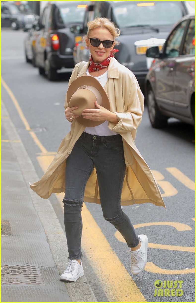 Kylie Minogue Celebrates Her 50th Birthday With Famous Friends in