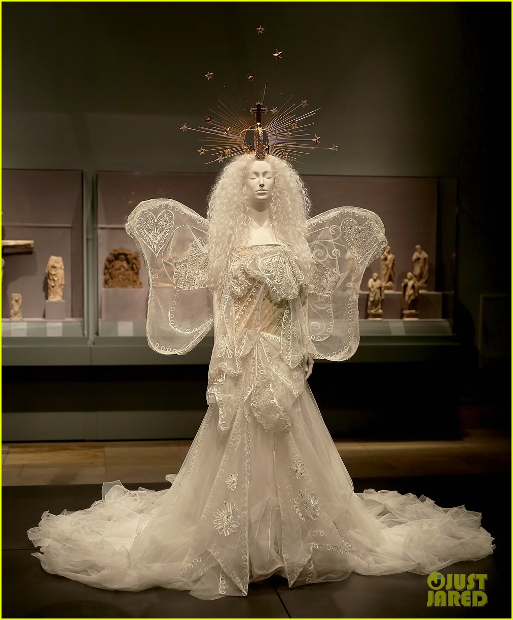 Look Inside the 2018 Met Gala's Costume Exhibit (Photos) Photo 4078267