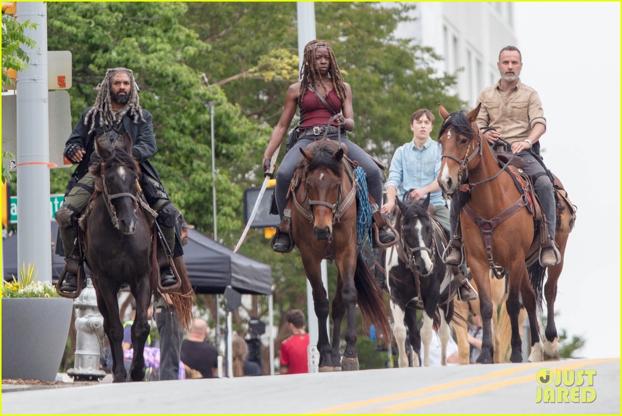 Norman Reedus & 'Walking Dead' Cast Battle Walkers in New Set Photos