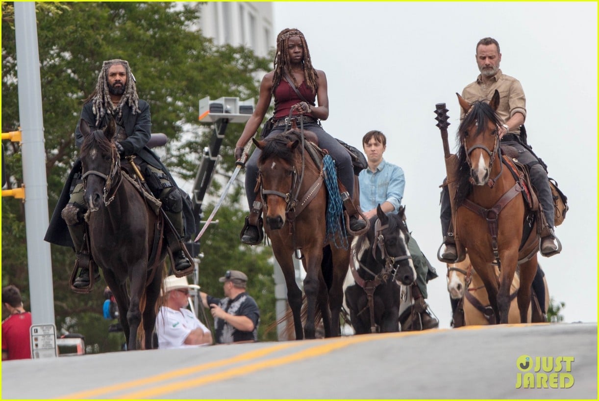 Norman Reedus & 'Walking Dead' Cast Battle Walkers in New Set Photos