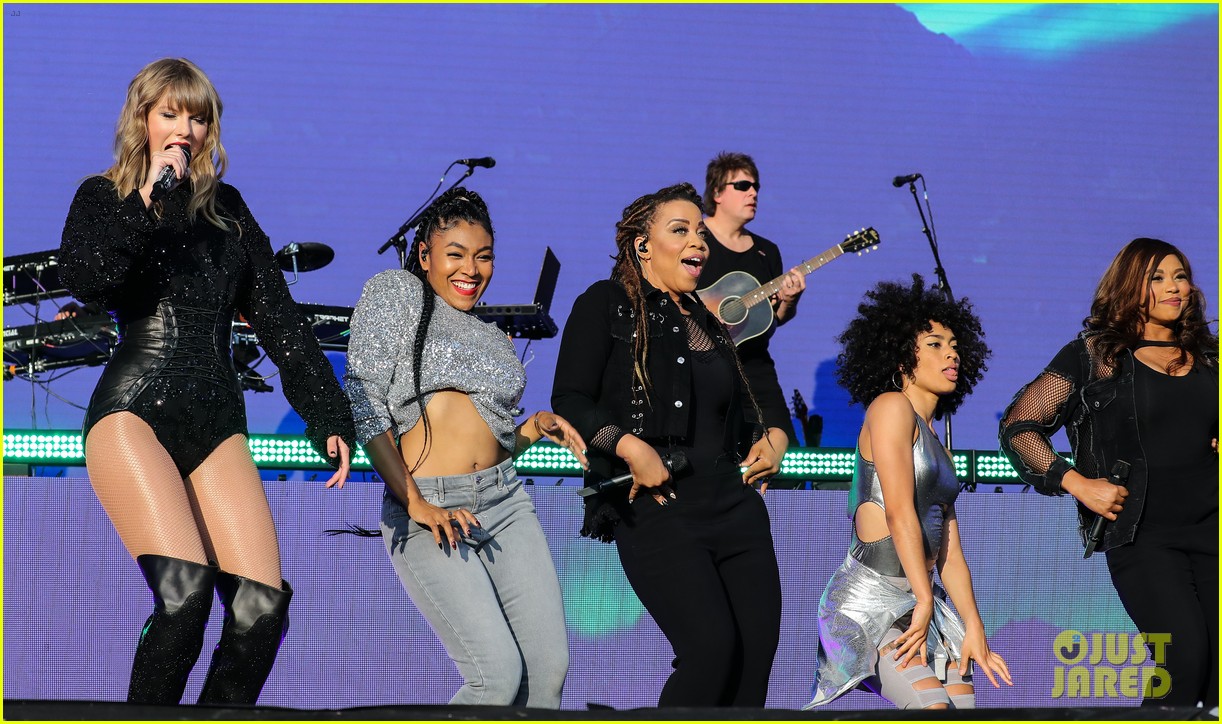 Taylor Swift, Shawn Mendes & Camila Cabello Heat Up Biggest Weekend