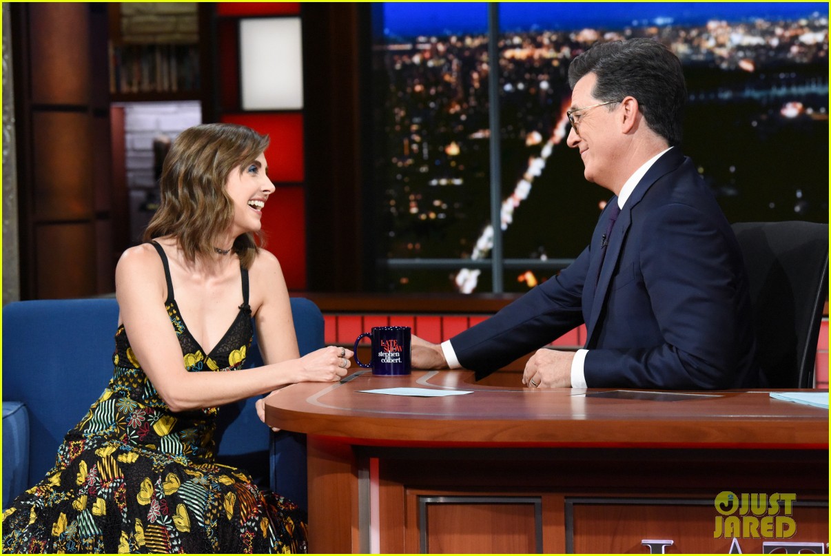 Alison Brie Reveals Her Sister Stole Seth Rogen's Phone at Golden