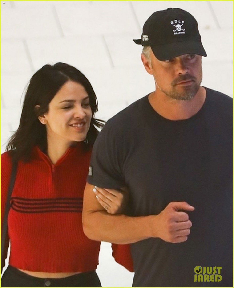Josh Duhamel & Eiza Gonzalez Couple Up for Shopping at the Mall! Photo