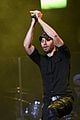 enrique iglesias neyo and more perform at huge ktuphoria concert 03