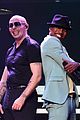 enrique iglesias neyo and more perform at huge ktuphoria concert 04
