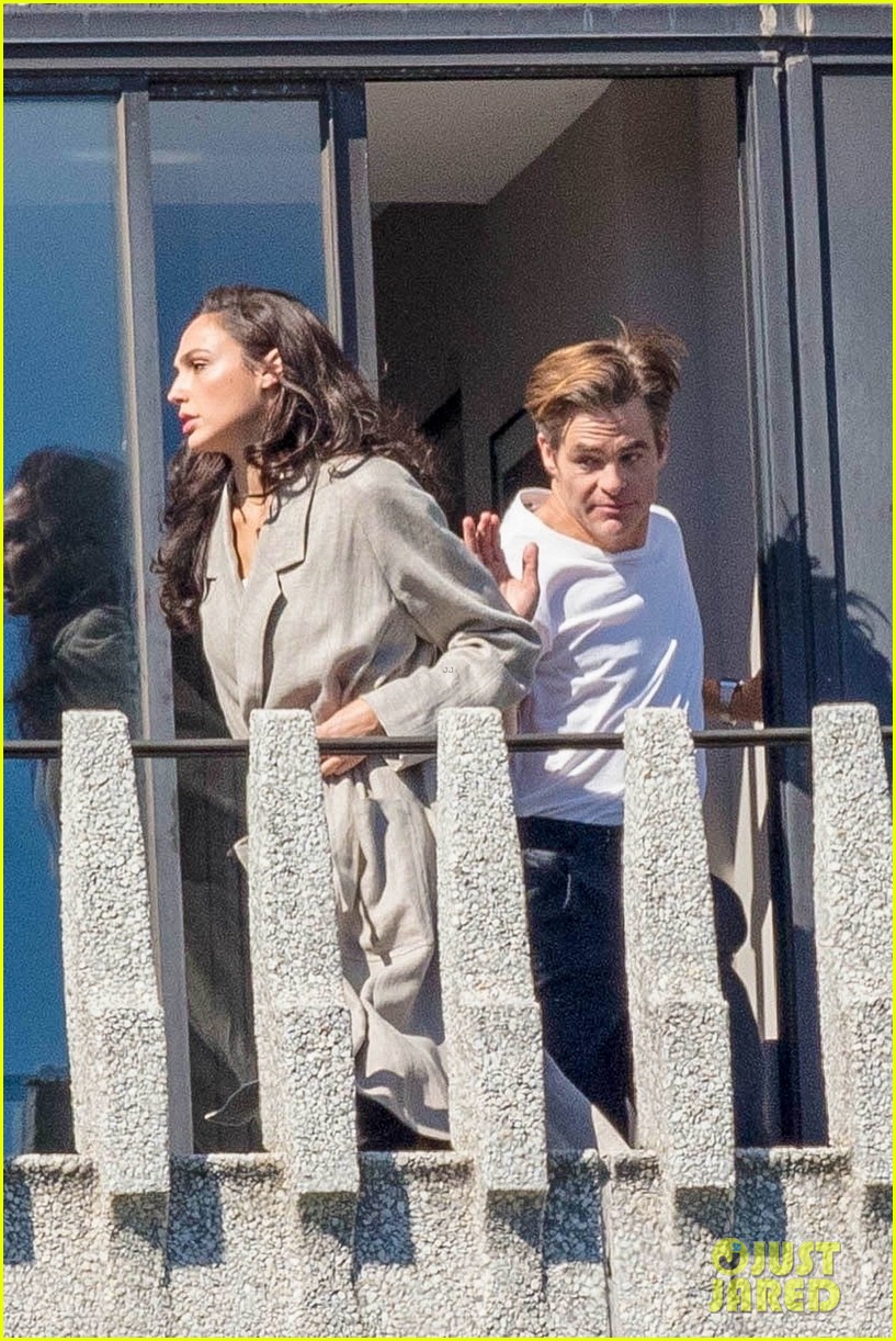 Photo gal gadot chris pine wonder woman argument scene 36 Photo 4102659 Just Jared Photo gal gadot chris pine wonder woman argument scene 36 Photo 4102659 Just Jared