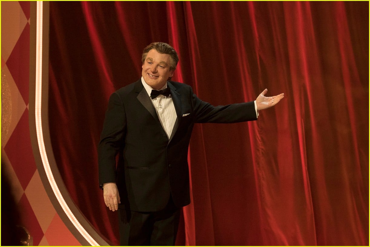 'The Gong Show' 2018 Host Tommy Maitland Is Really Mike Myers! Photo