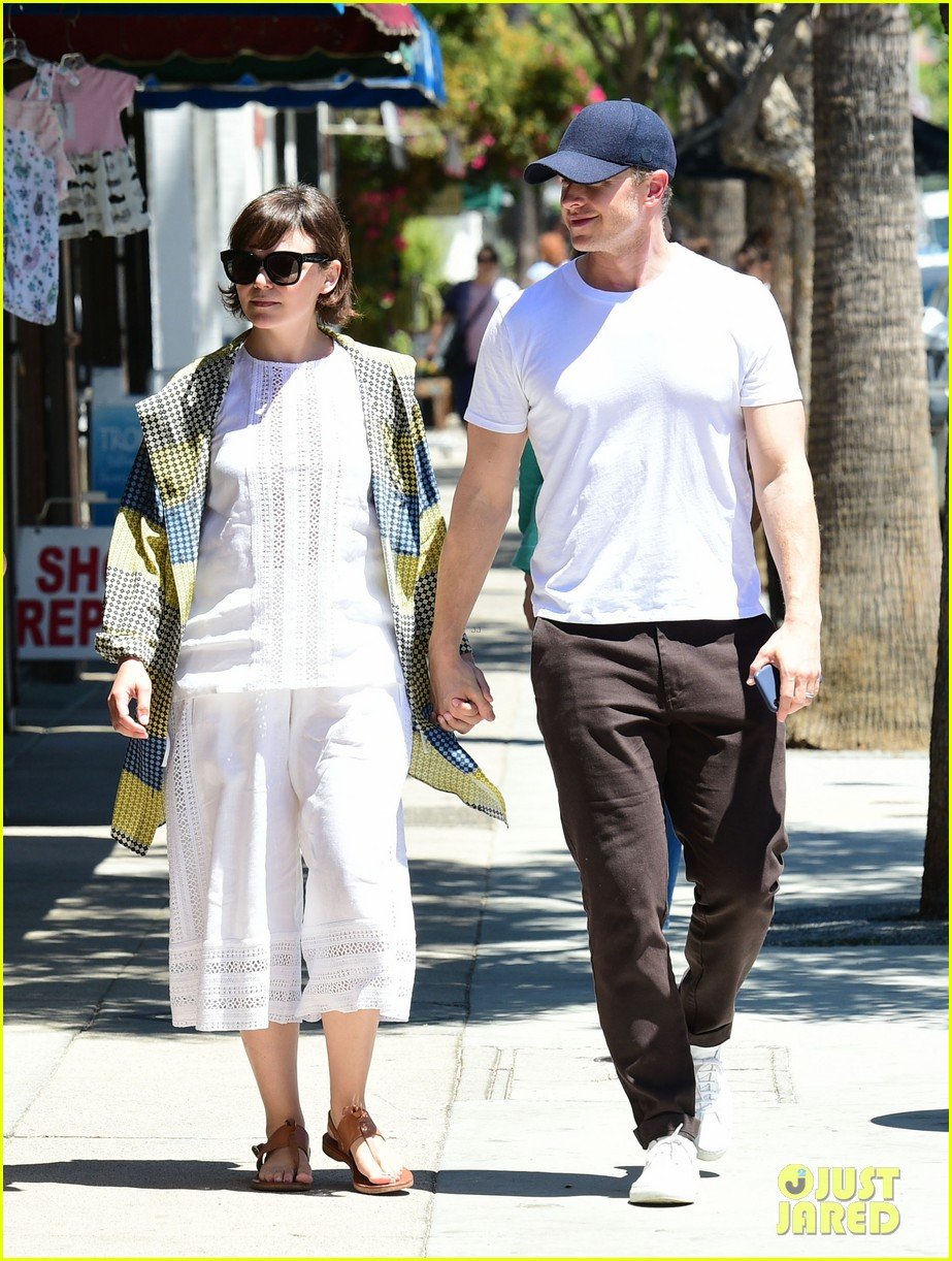 Ginnifer Goodwin & Josh Dallas Hold Hands on Lunch Date! Photo 4108316