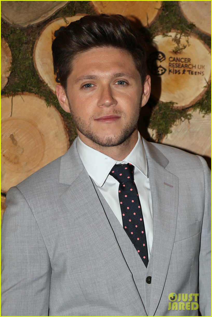 niall horan suits up for horan and rose charity event 044106652