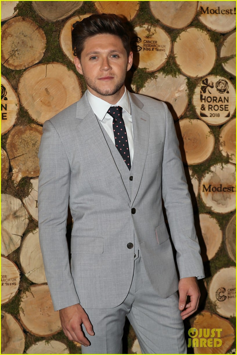 niall horan suits up for horan and rose charity event 06
