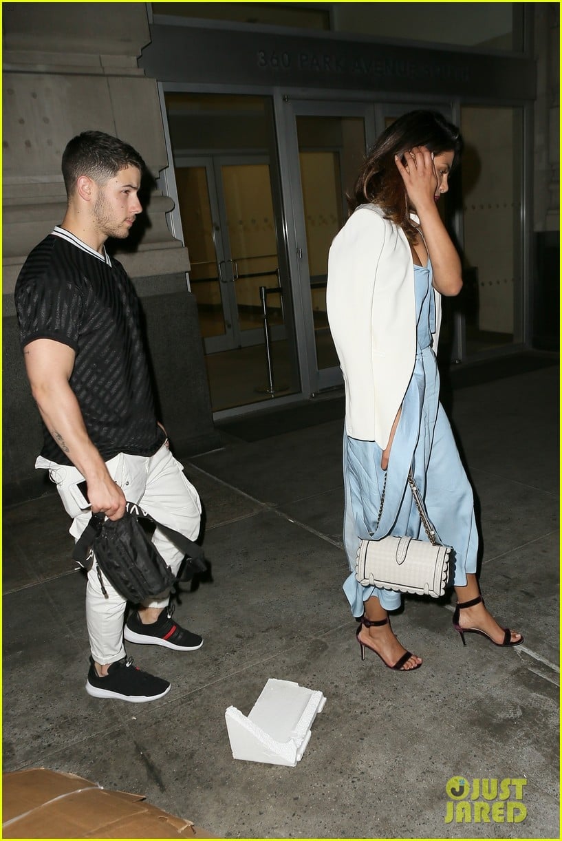 Priyanka Chopra & Nick Jonas Meet Up for NYC Dinner Date! Photo