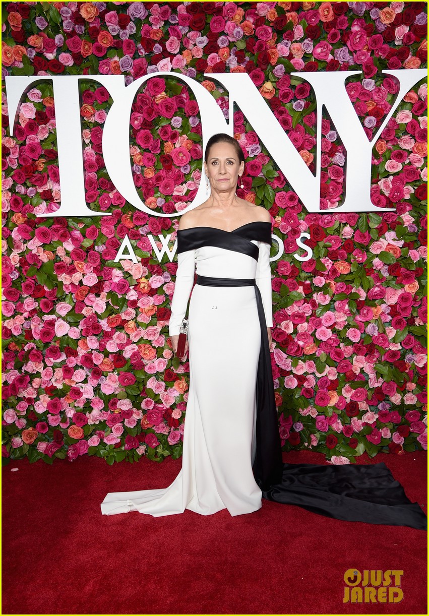 Laurie Metcalf Wins Second Tony in Two Years at Tony Awards 2018(01)