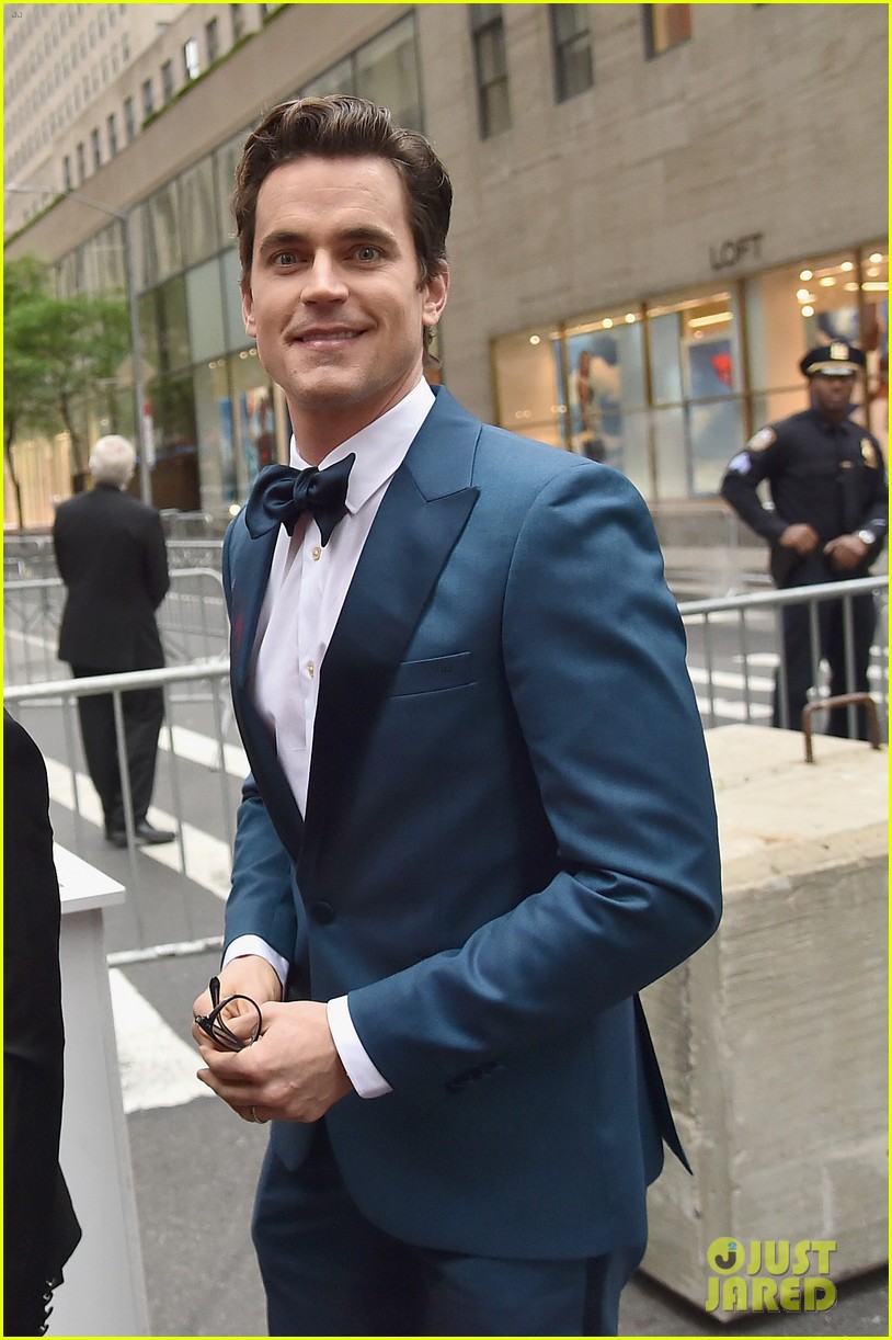 Matt Bomer, Husband Simon Halls & Son Kit Hit the Red Carpet at Tony