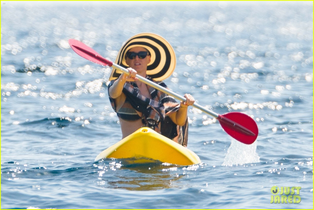 Katy Perry Hits the Beach in a Bikini in Spain! Photo 4109284 Bikini