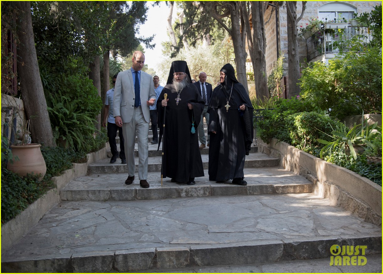Prince William Wears Yarmulke To Visit His GreatGrandmother's Resting