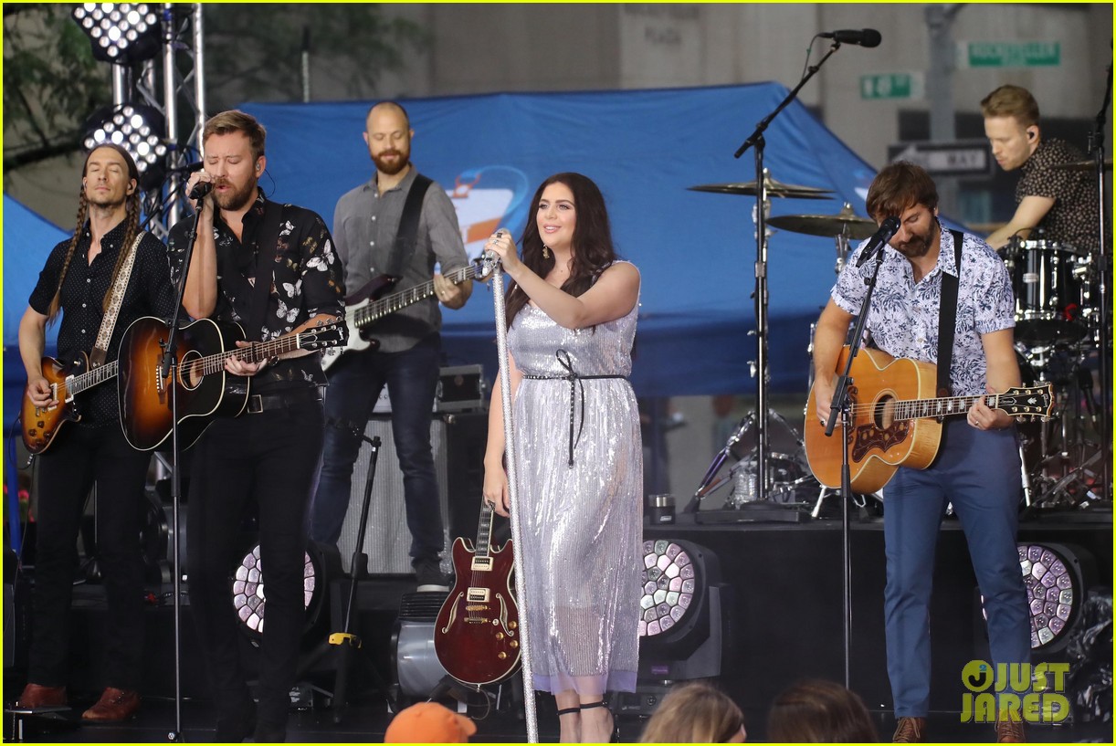 lady antebellum hit rockefeller plaza for today concert 024111323