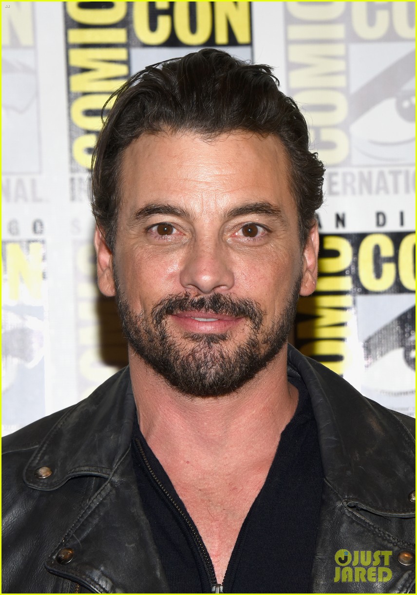 KJ Apa, Lili Reinhart, & Cole Sprouse Bring ‘Riverdale’ to Comic-Con