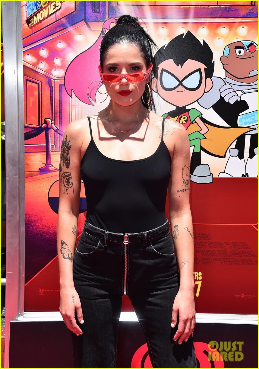 Photo: kristen bell halsey teen titans premiere 18 | Photo 4118830