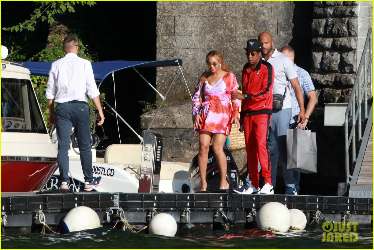 Beyonce & Jay Z Take a Romantic Boat Ride on Lake Como Photo 4111610