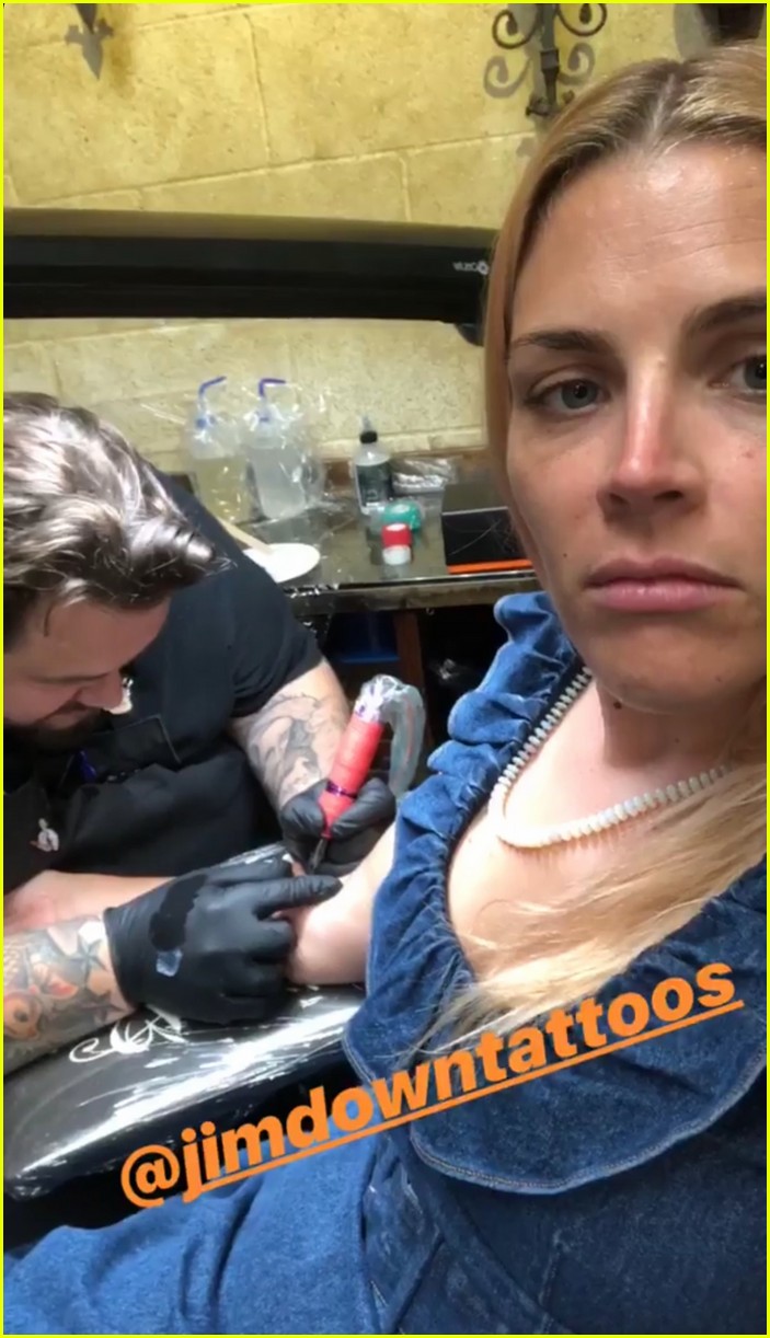 Busy Philipps Gets First Tattoo - See What It Says!: Photo 4112827 | Busy  Philipps Pictures | Just Jared