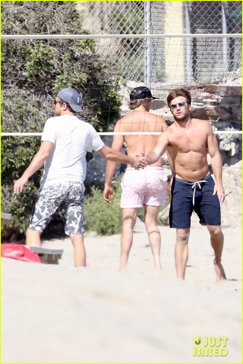 leonardo dicaprio adds scott eastwood to his volleyball squad 134119227