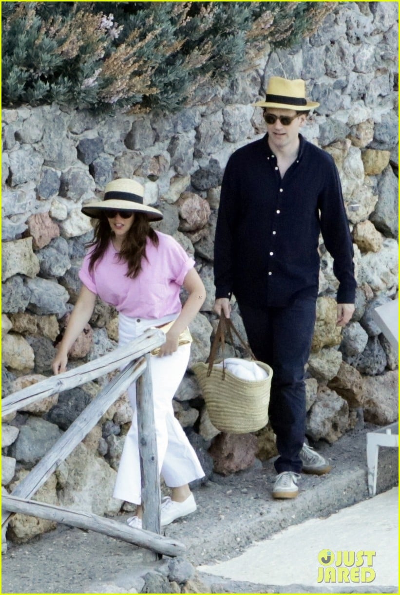 Photo: felicity jones charles guard hit the beach honeymoon 05 | Photo
