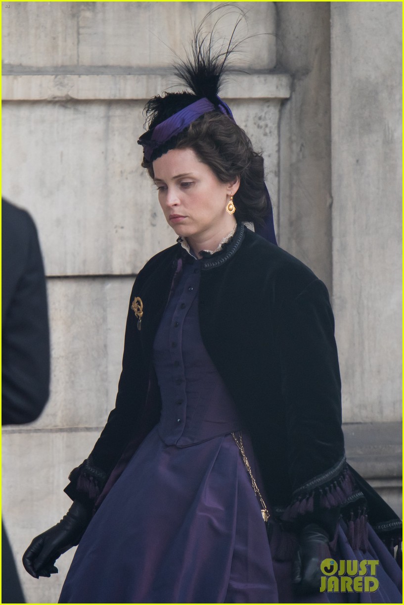 Felicity Jones & Eddie Redmayne Get Into Character on 'The Aeronauts