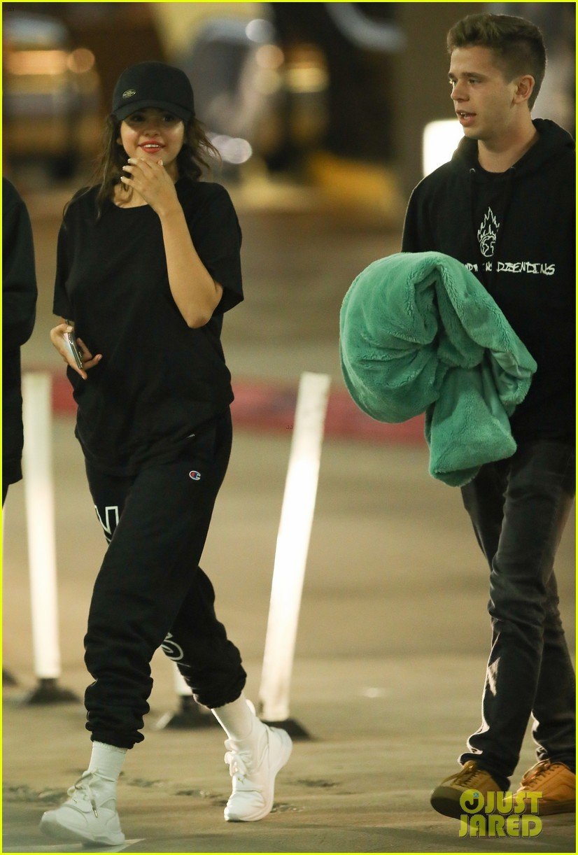 Selena Gomez & Caleb Stevens Enjoy Night Out With Their Friends: Photo