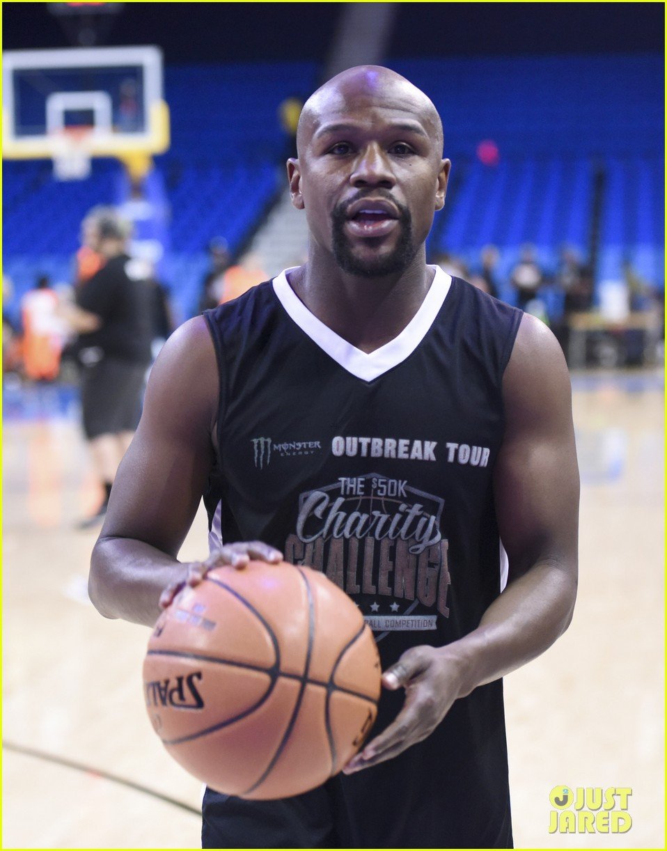 Blake Griffin, Iggy Azalea & Tyga Step Out for 50K Charity Challenge