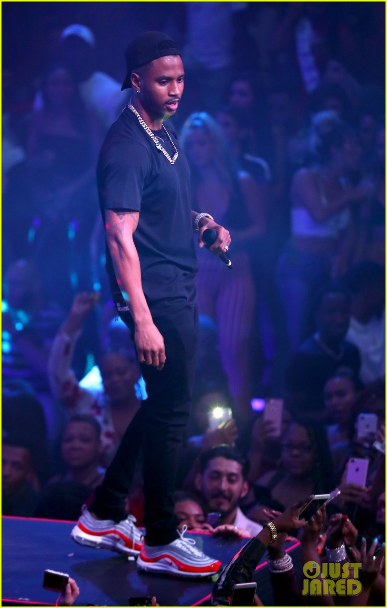 Photo: kevin hart birthday in vegas 18 | Photo 4111504 | Just Jared