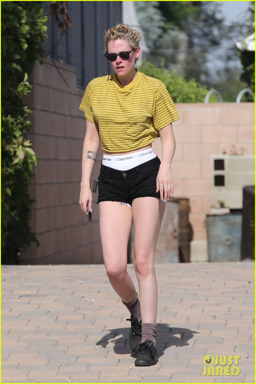 Forstærker foder design Kristen Stewart Shows Off Calvin Klein Underwear While Out in L.A.: Photo  4111576 | Kristen Stewart Pictures | Just Jared