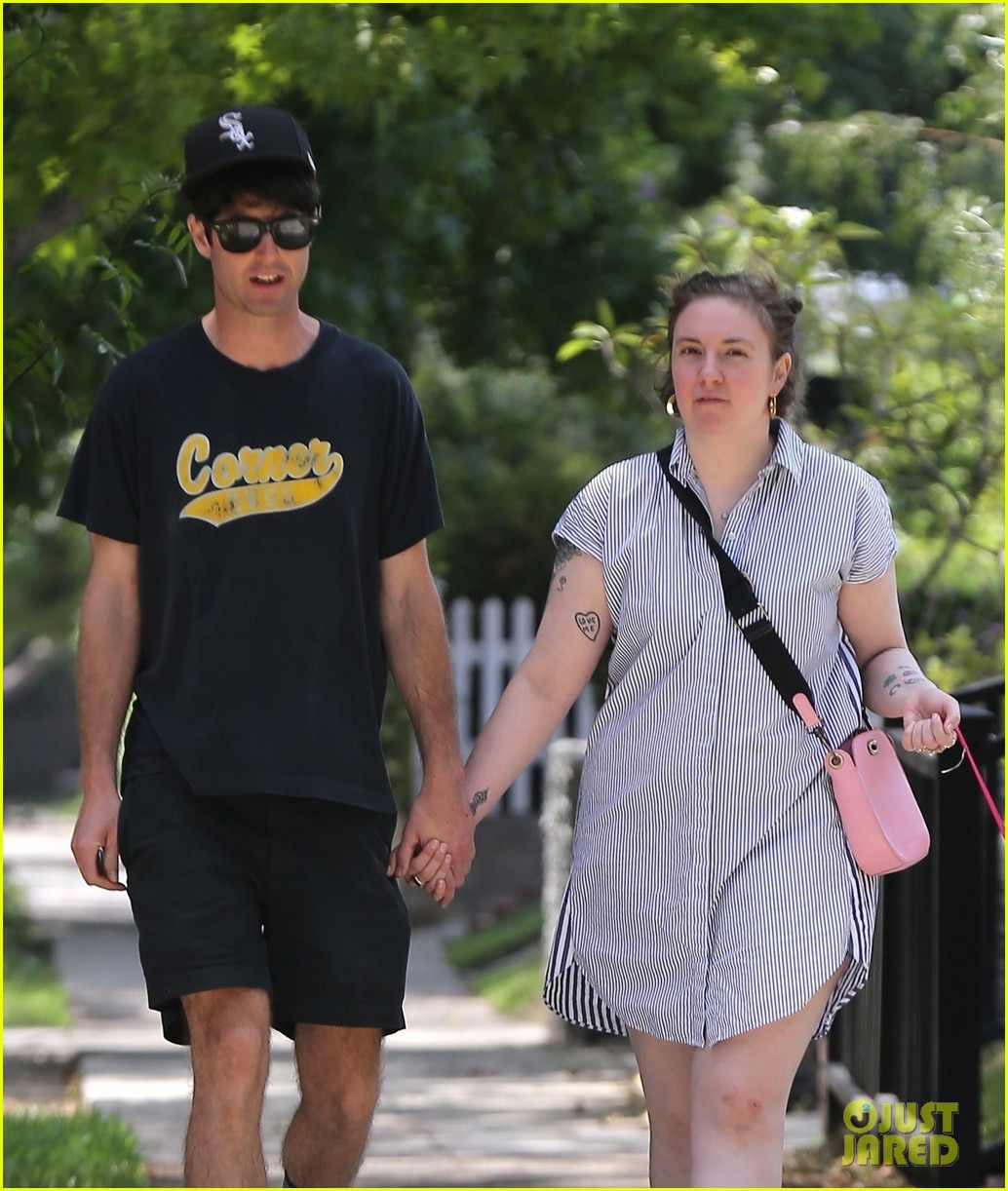 Lena Dunham Kisses Mystery Man in New Photos! Photo 4115719 Photos(02)