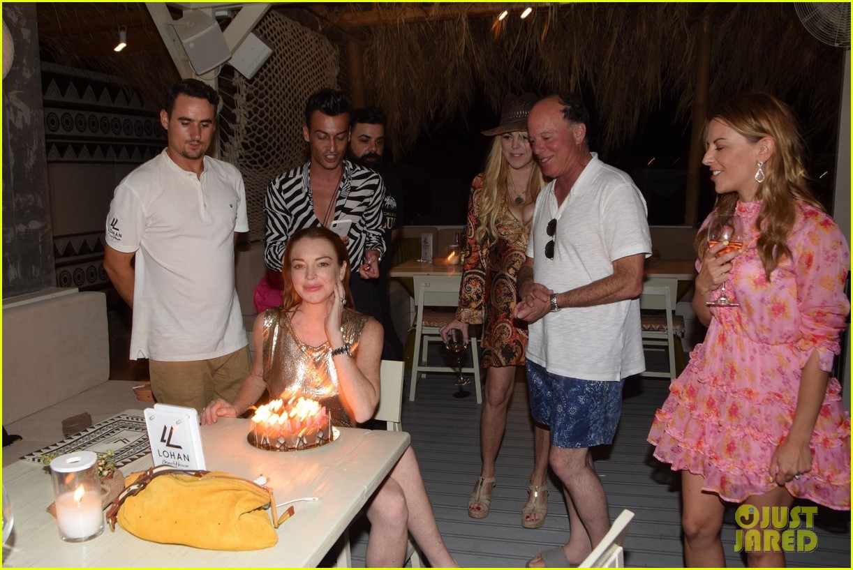 Lindsay Lohan Celebrates Her 32nd Birthday in Mykonos!: Photo 4110783
