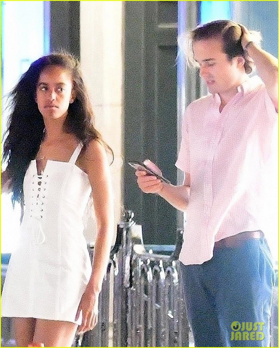 Malia Obama Holds Hands with Boyfriend Rory Farquharson in London