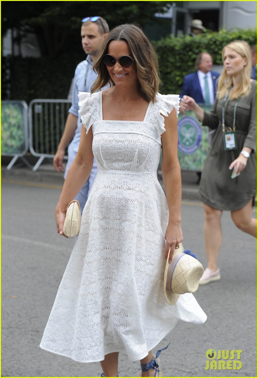 Pregnant Pippa Middleton Joins Brother James at Wimbledon Championships(02)