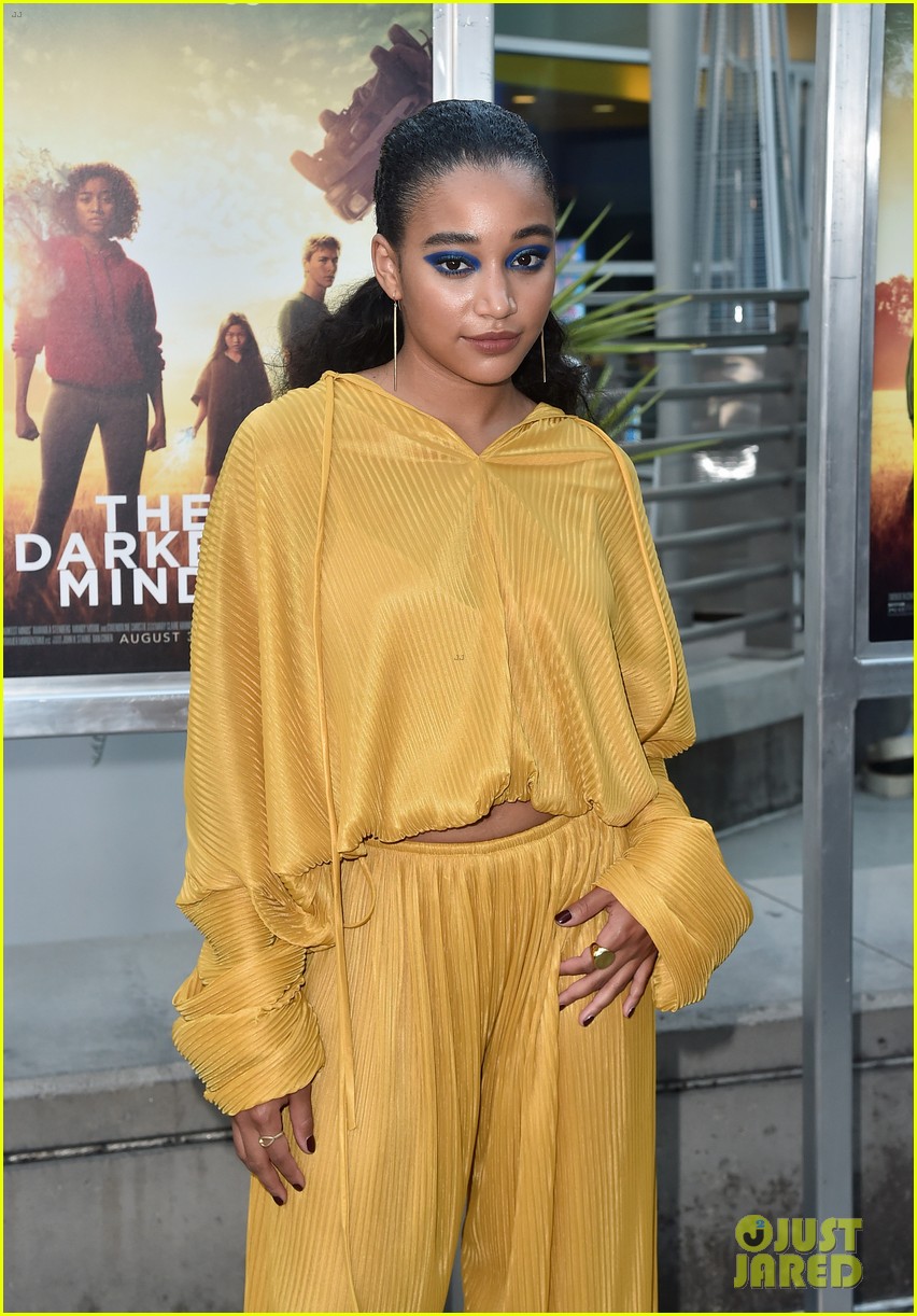 Photo: mandy moore amandla stenberg darkest minds co stars hollywood