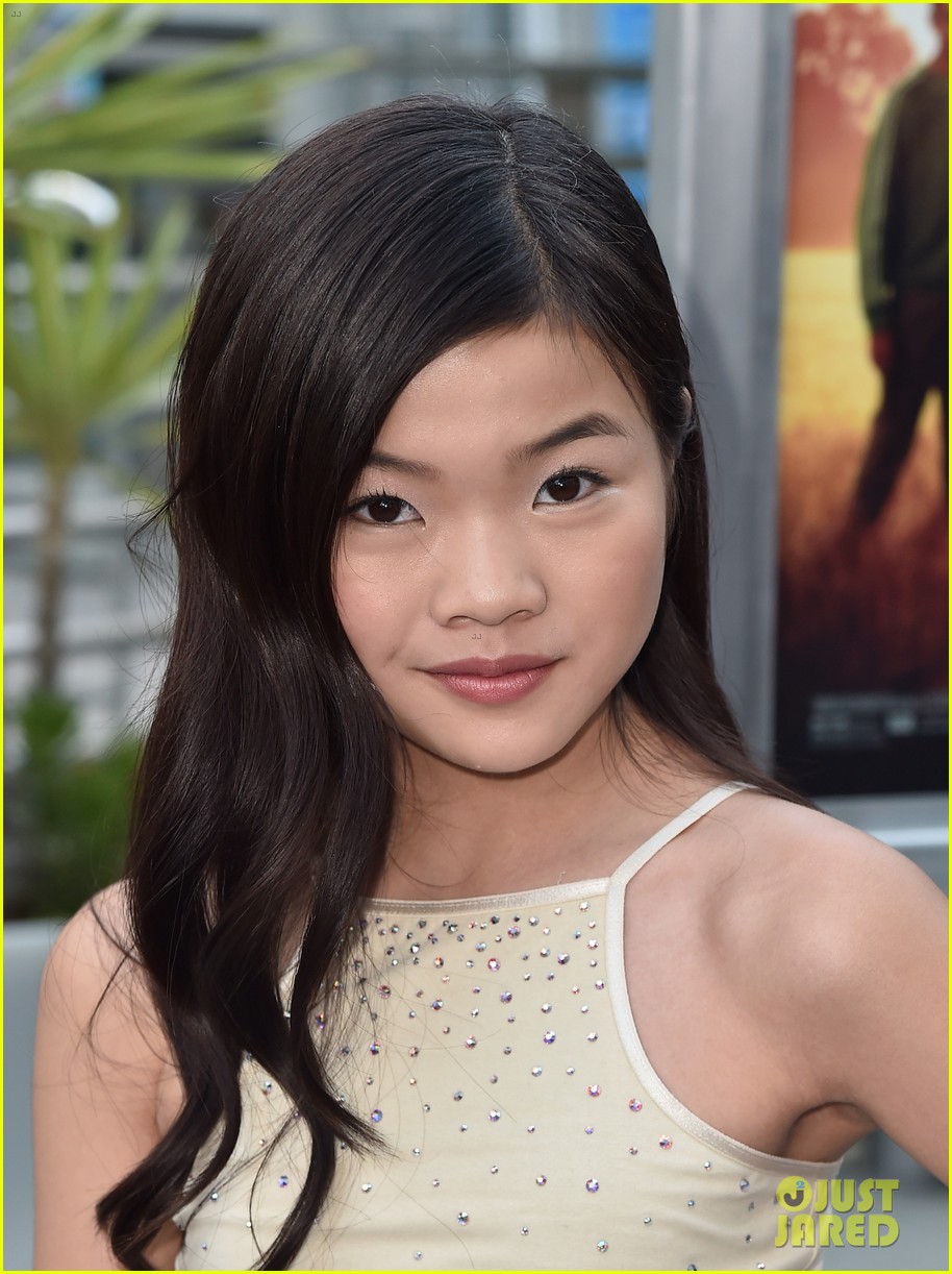 Mandy Moore & Amandla Stenberg Join 'Darkest Minds' Co-Stars at