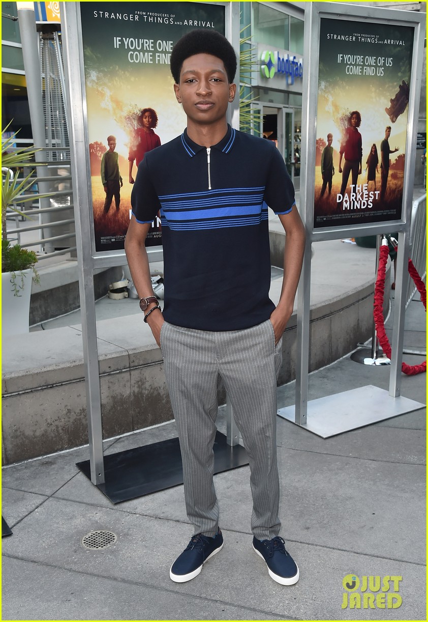 Photo: mandy moore amandla stenberg darkest minds co stars hollywood