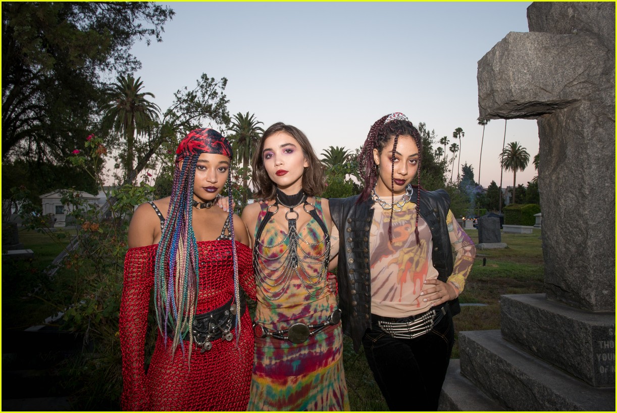 Ava & Deacon Phillippe Step Out for Cinespia's 'Lost Boys' Screening