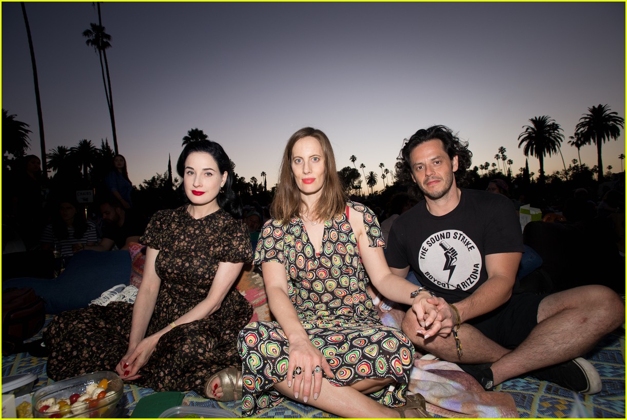 Ava & Deacon Phillippe Step Out for Cinespia's 'Lost Boys' Screening