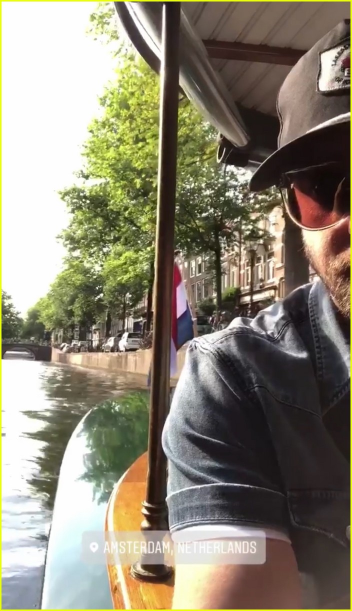 Justin Timberlake & Jessica Biel Tour Amsterdam on a Boat! Photo