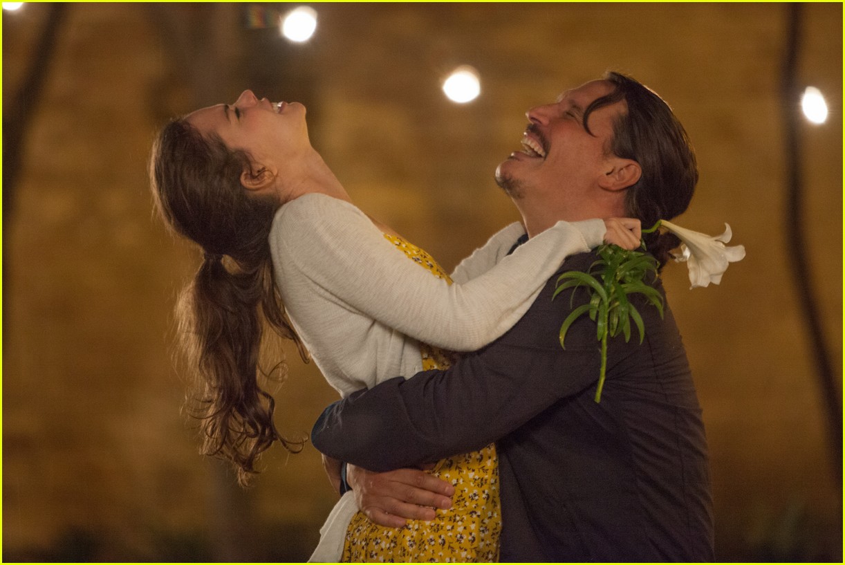 Olivia Wilde & Oscar Isaac Star in Trailer for New Movie from 'This Is