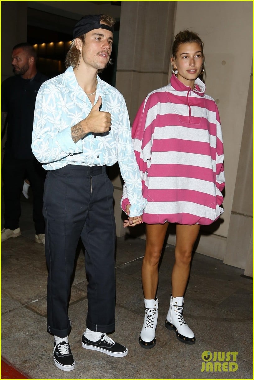 Justin Bieber & Hailey Baldwin Hold Hands After Night Out: Photo