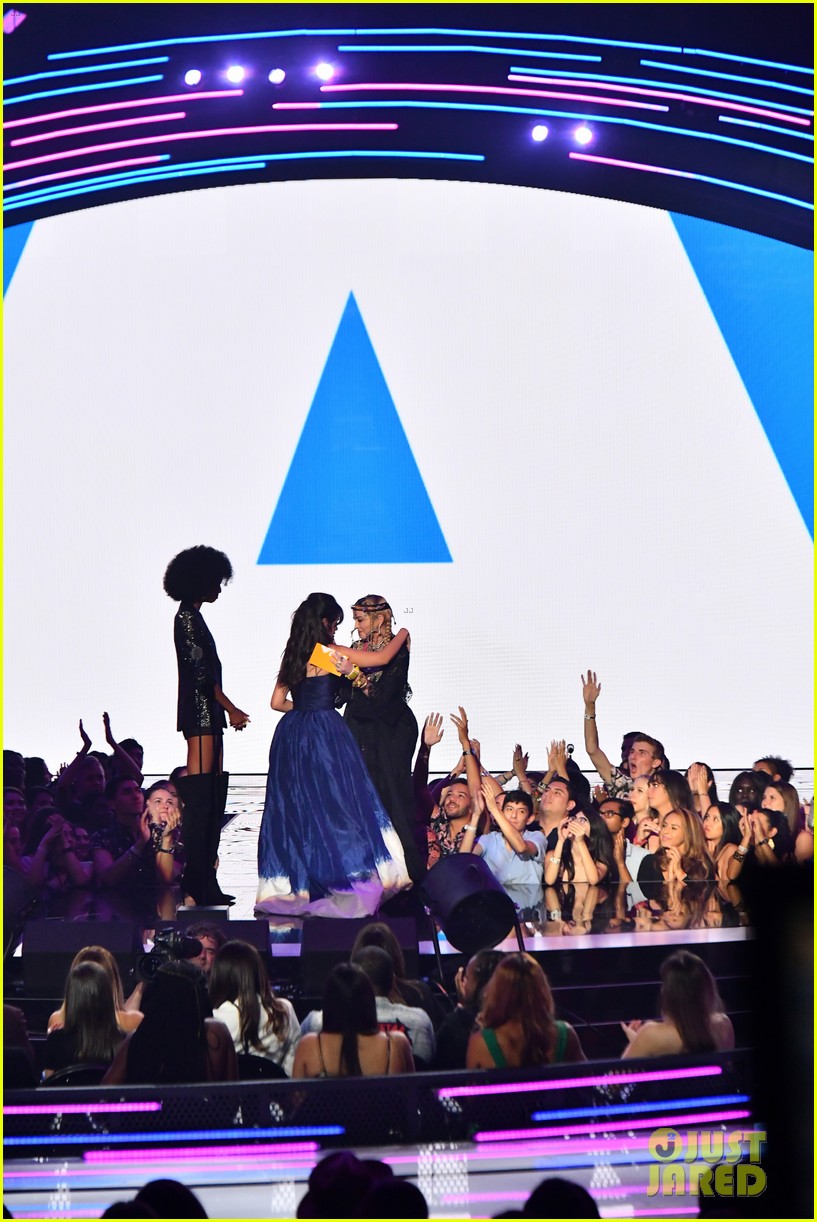 Camila Cabello Wins Video of the Year at MTV VMAs 2018! Photo 4132078