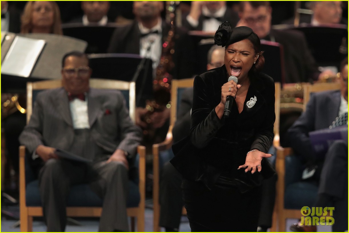 Jennifer Hudson Sings 'Amazing Grace' at Aretha Franklin's Funeral