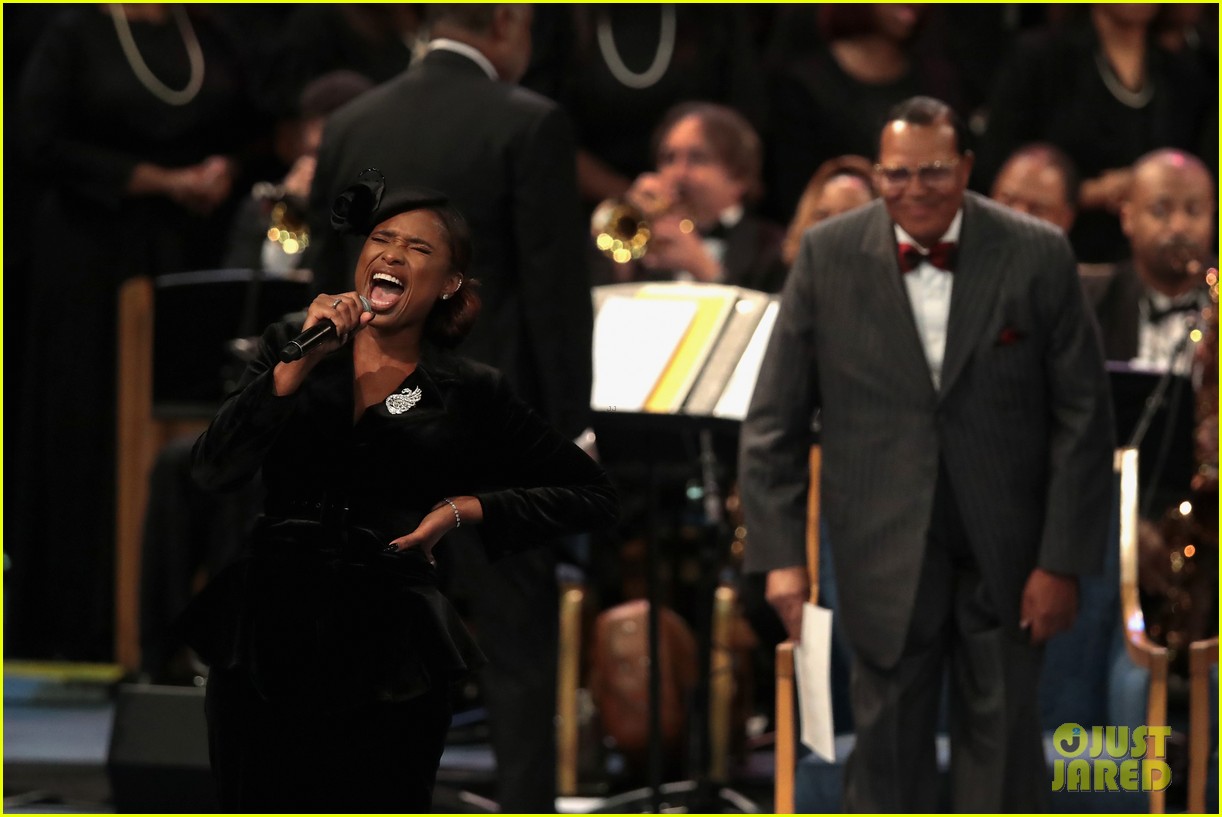 Jennifer Hudson Sings 'Amazing Grace' at Aretha Franklin's Funeral