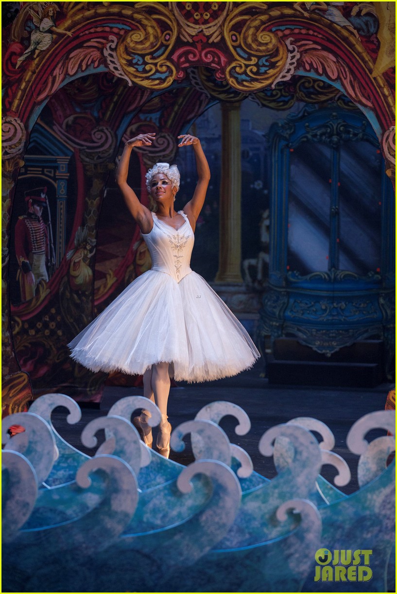 'The Nutcracker & the Four Realms' Releases New Trailer Watch Now