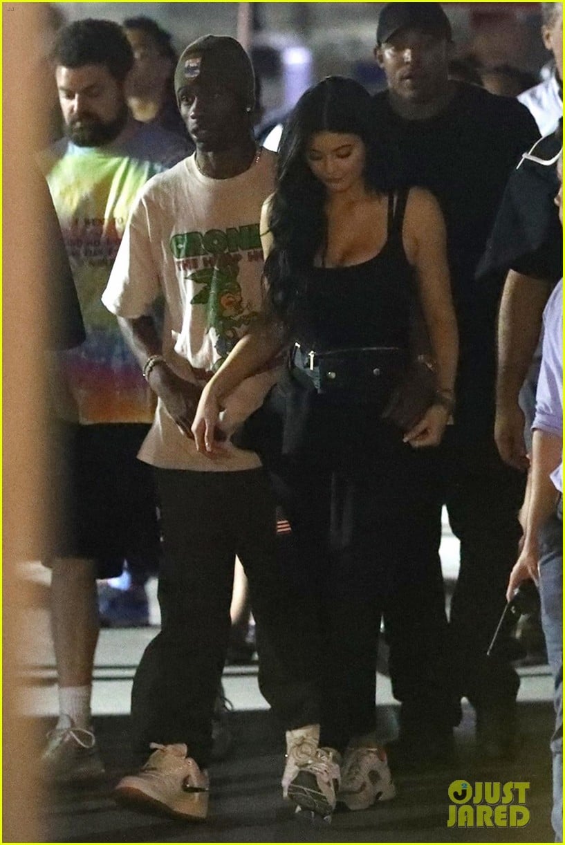 Kylie Jenner & Travis Scott Head to Six Flags for an 'Astroworld
